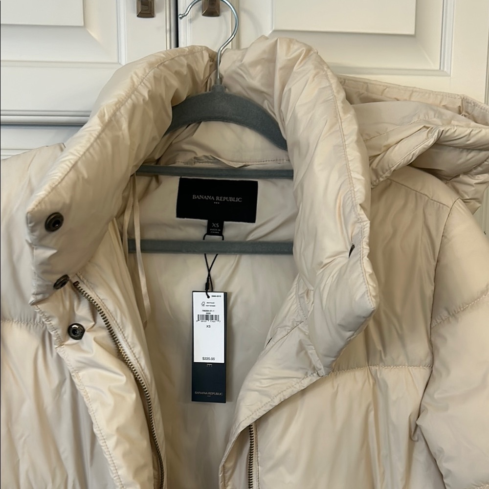 Banana Republic Women's Pearl cream Puffer Jacket